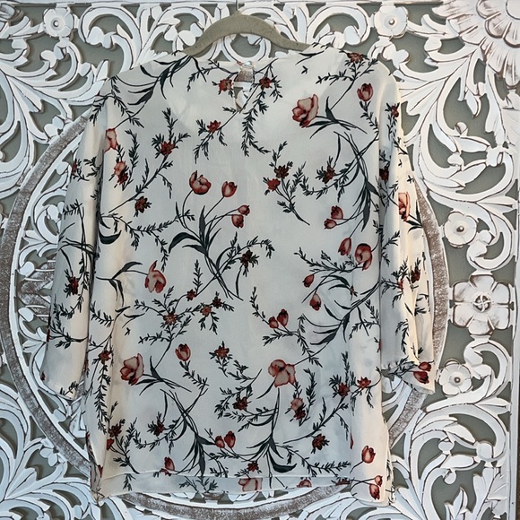 White with Red and PInk Floral Design Flowy Fancy Keyhole Back 3/4 Sleeve Shirt - Picture 7 of 7